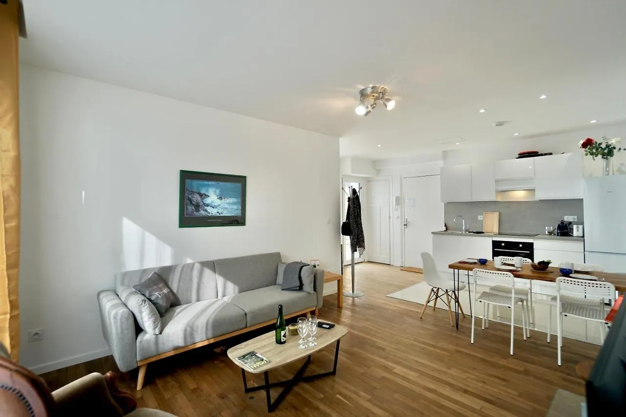 Apartmán Le Citadin *2Min Gare*Centre Ville* Terrasse* Lorient